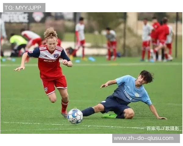 《足球浪人球星的传奇之路：从边缘球员到全球舞台的璀璨人生》